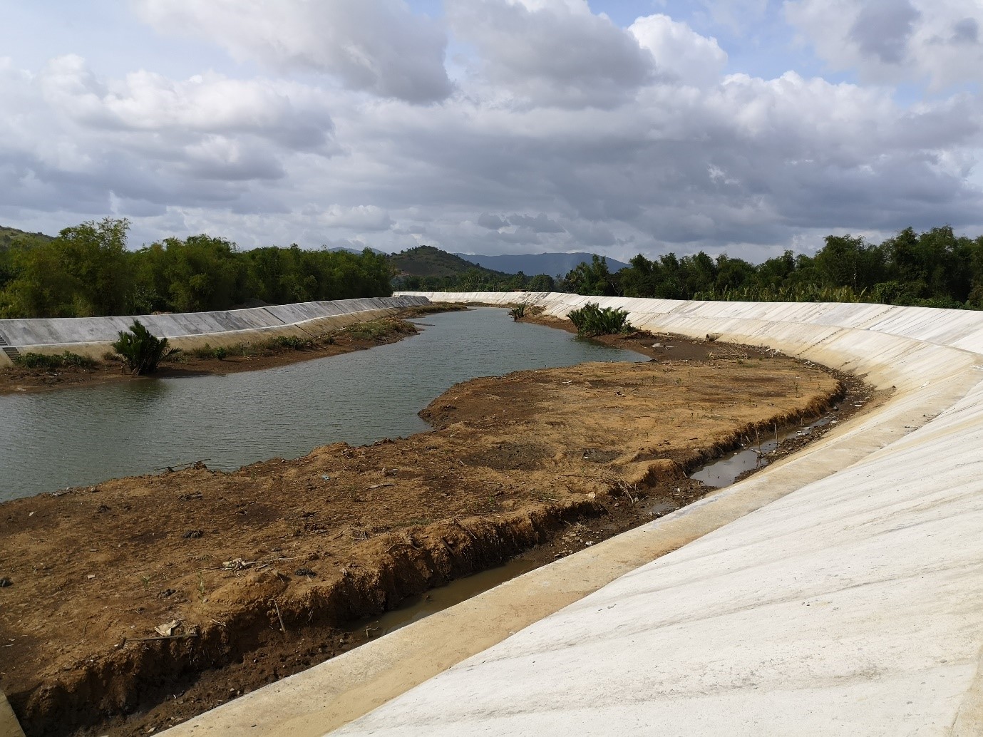 DPWH Completes River Control Project In Northern Iloilo