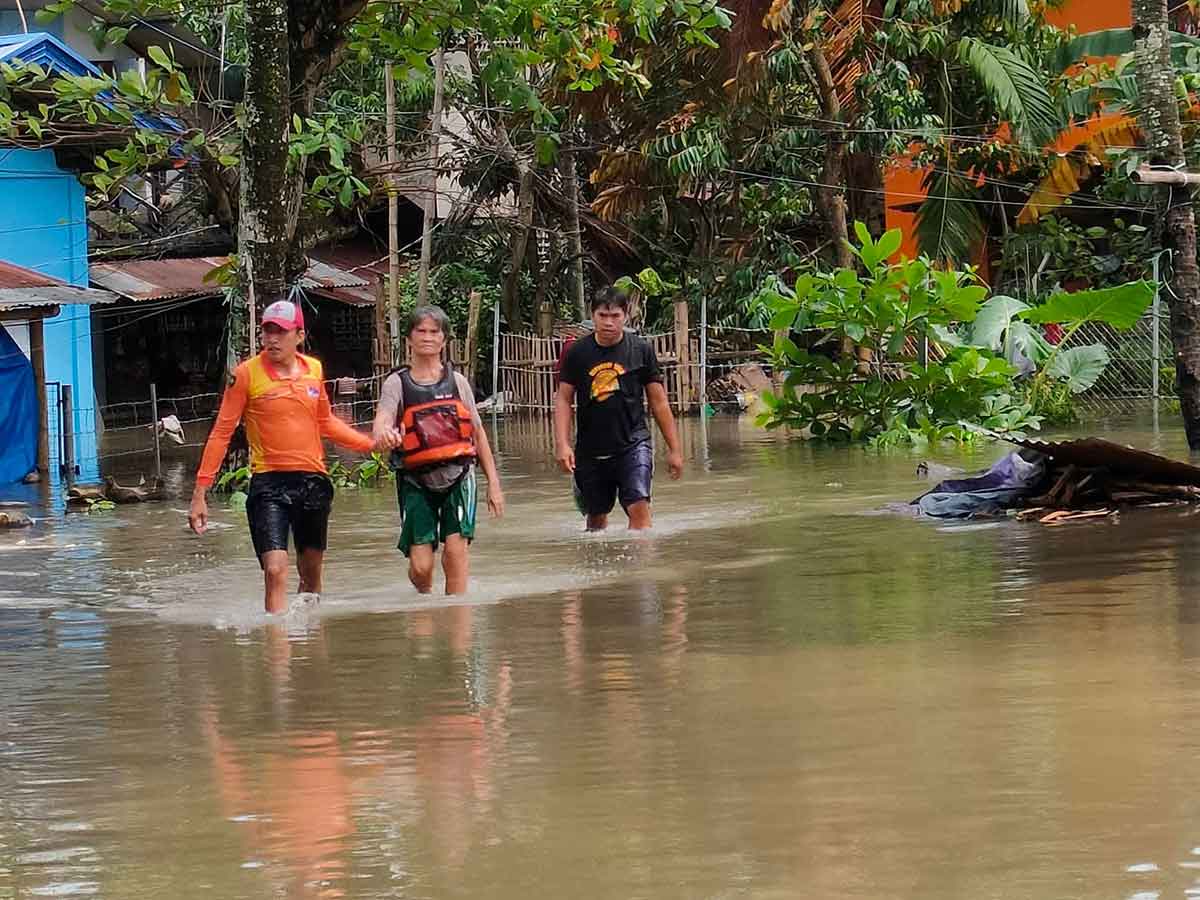 Flood Hits Oton Barangays