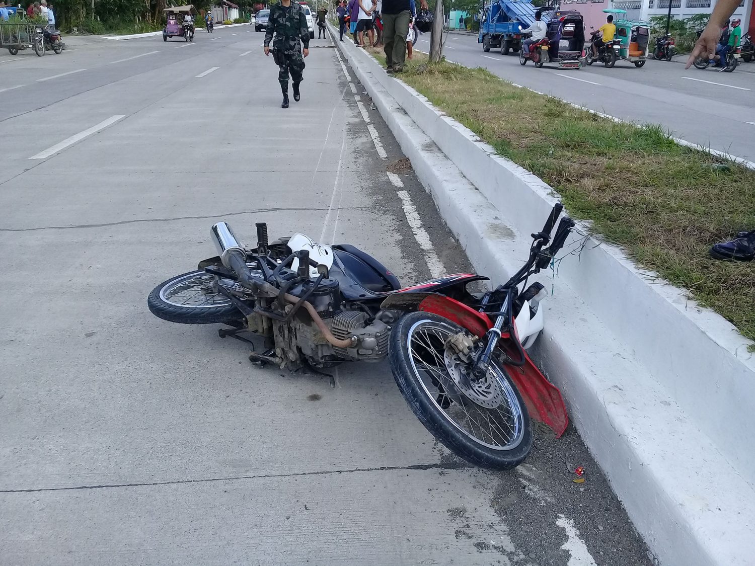 Pavia crash bangs man’s head on pole