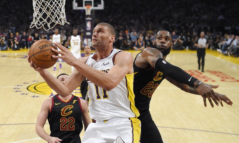 Randle, Lakers down Cavs, 127-113