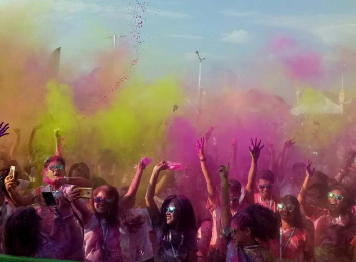 color-in-paradise-vista-mall-iloilo-hosts-color-manila-fun-run