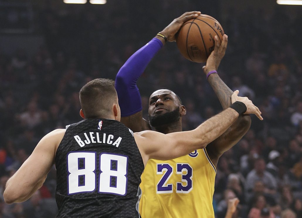 LeBron Scores 25, Lakers Use Defense To Beat Kings