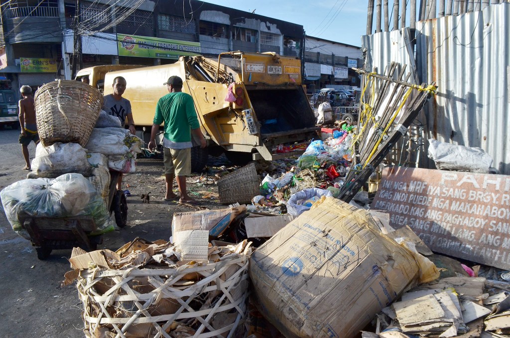 Holiday season spawns tons of trash