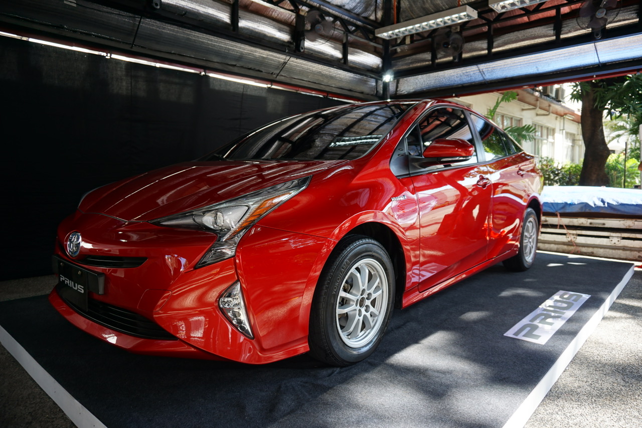 Toyota partners with Mapúa for first hybrid electric vehicle campus tour