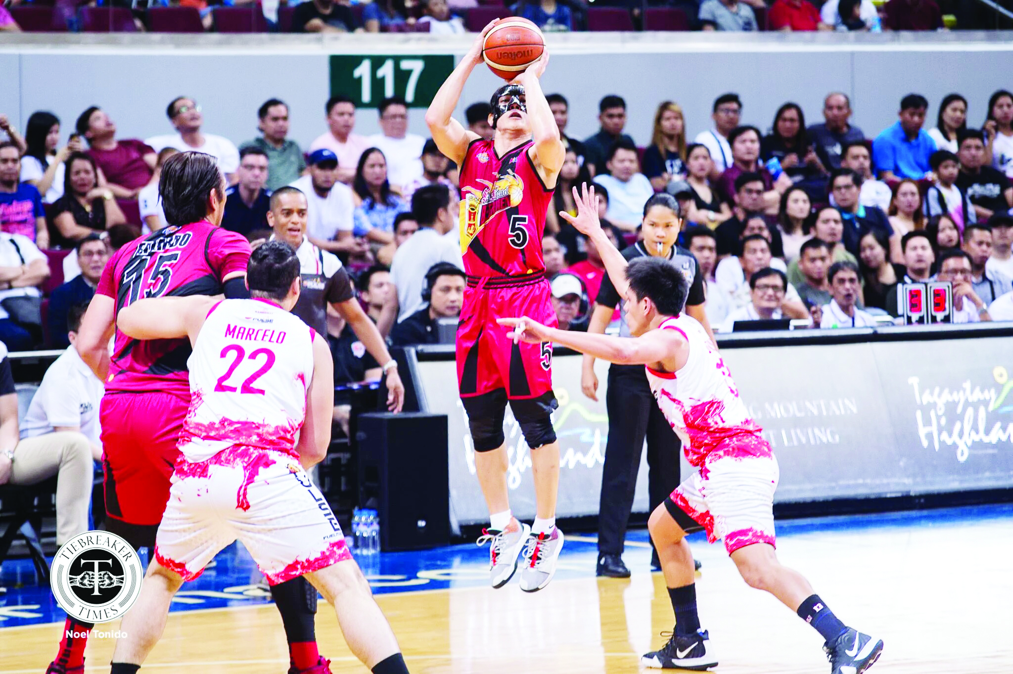 San Miguel torches Phoenix, goes 1-0 in PBA PH Cup semis