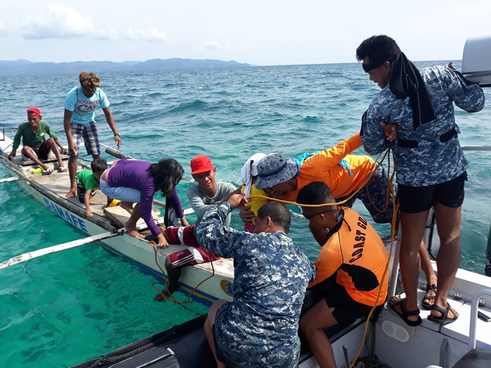 Six Rescued From Distressed Fishing Boat Off Aklan Waters