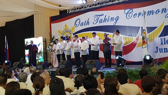 Oath taking ceremony of the newly-elected councilors of Iloilo City administered by Supreme Court Associate Justice Francis Jardeleza at Iloilo Convention Center. PN PHOTO