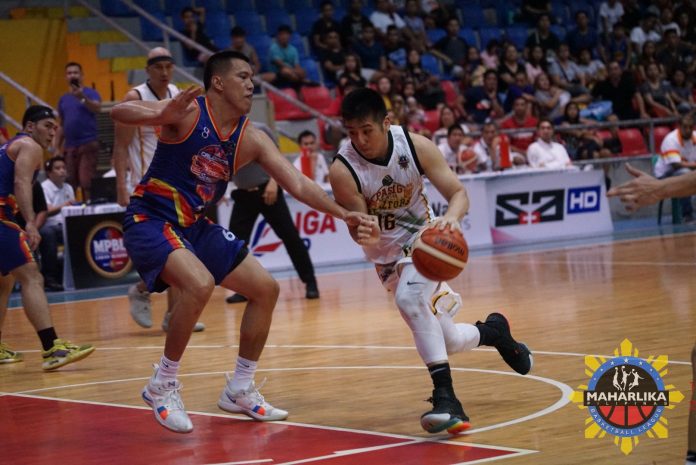 Jeric Teng waxed hot with 24 points on top of seven rebounds, five assists, and two blocks for Pasig Realtors in their Maharlika Pilipinas basketball match against Caloocan Supremos. MPBL