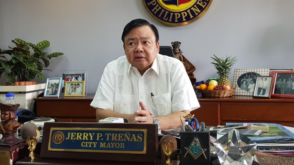 Before he repeals Executive Order 146 that imposes the curfew on business establishments selling liquor, Mayor Jerry Treñas of Iloilo City says they must first assure him they have enough measures to maintain order in their areas. GLENDA TAYONA/PN