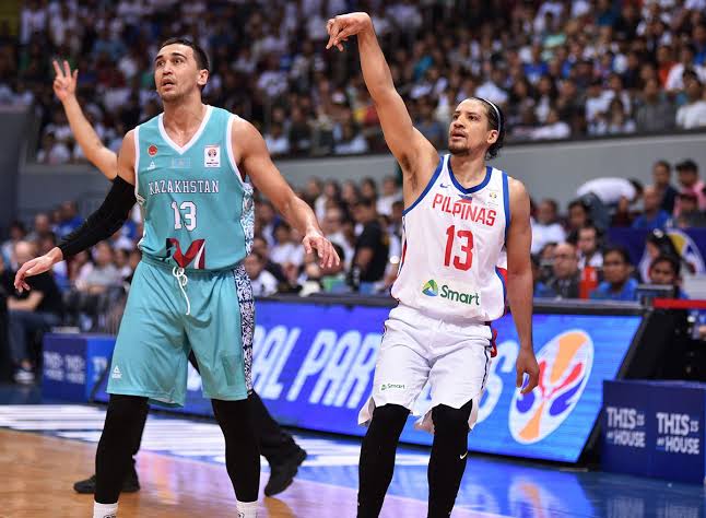 Marcio Lassiter (right) is expected to be out of basketball action for six weeks due to a grade 2 medial collateral ligament strain on his left knee. FIBA PHOTO