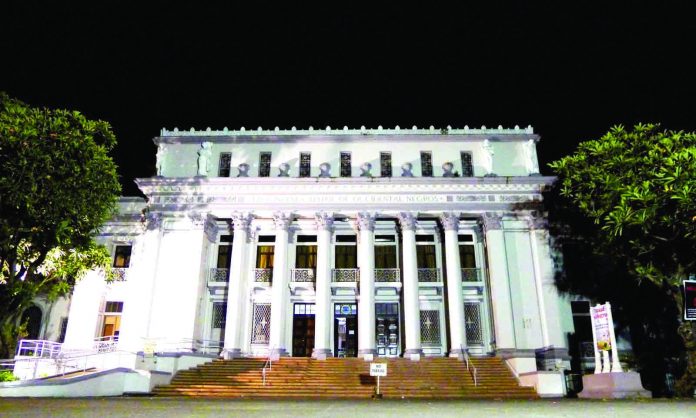 Photo shows the Negros Occidental Provincial Capitol building along Gatuslao Street in Bacolod City, at night. PHOTO FROM SABORBACOLOD.BLOGSPOT.COM