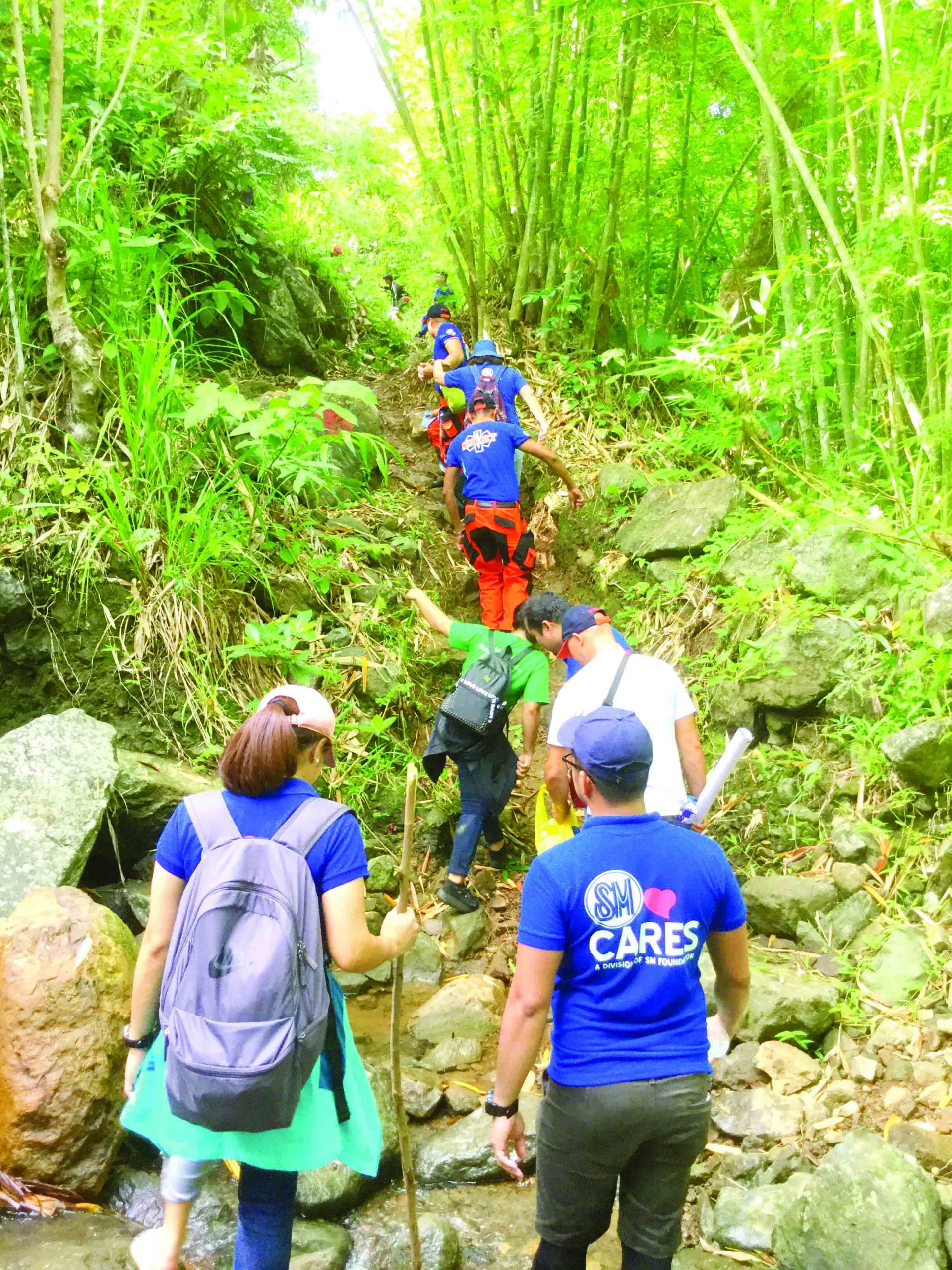 SM joins ‘One Million Trees in One Day Challenge’ in Capiz