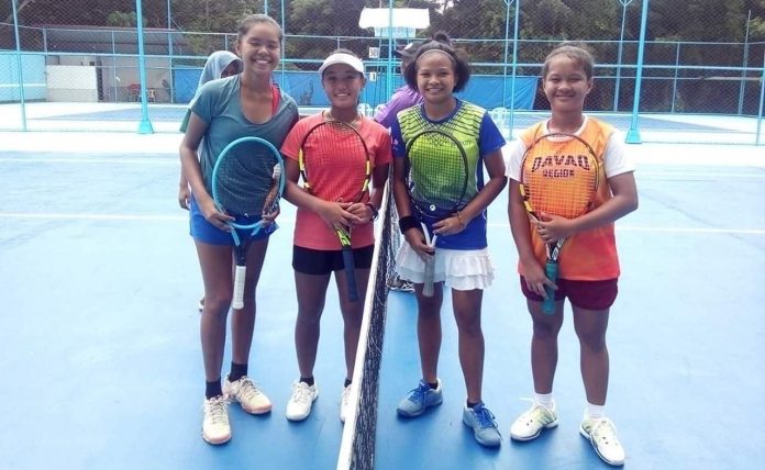 Ilonggas Althea Rose Martirez and Peebee Aguirre pose with their opponent from Davao City. PHOTO COURTESY OF RAFA SANTIAGO