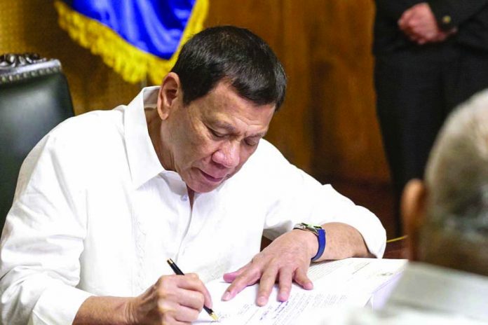 President Rodrigo Duterte signed Murang Kuryente Law on Aug. 8. Under this measure, P208 billion from the net government share of the Malampaya funds will be allocated to pay for the stranded contract costs and debts of the NPC (National Power Corporation). ABS-CBN NEWS