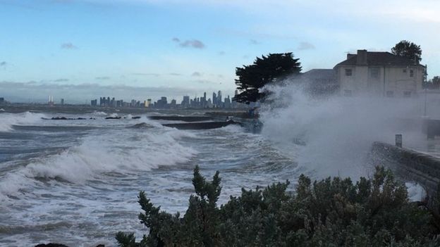 More than 8,000 houses in South Australia lost power after thunderstorms swept through the state on Thursday. BUREAU OF METEOROLOGY VICTORIA/TWITTER