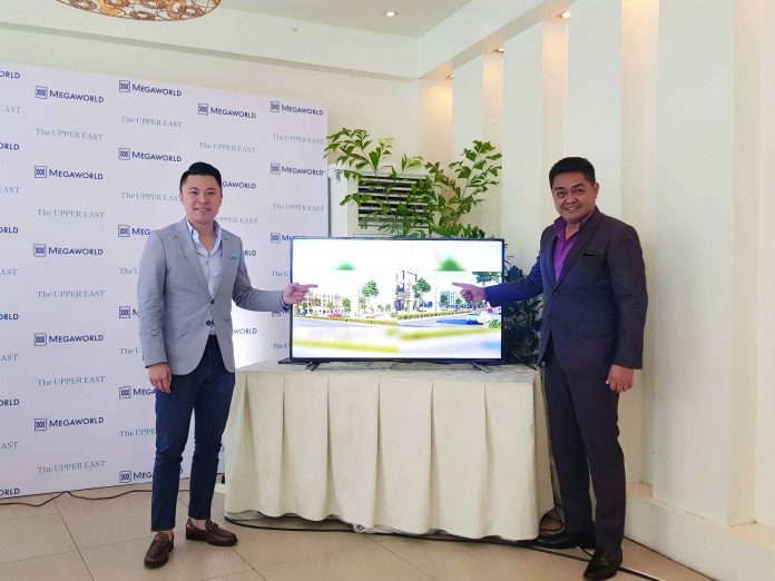 Megaworld chief strategy officer Kevin Tan (left) and Megaworld Premier Offices first vice president Roland Tiongson