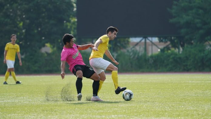 Ceres-Negros FC’s Bienvenido Marañon takes control of the ball from Ilonggo Jesus Melliza of Stallion Laguna FC. PFL PHOTO