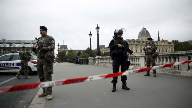 Police and security forces cordoned the area in central Paris where a stabbing incident claimed four lives on Oct. 3. EPA