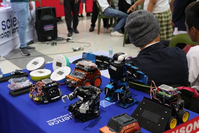 Exhibitors showcase their robotics creation during the Western Visayas-Regional Science and Technology Week at a mall in Roxas City, Capiz last year. JRAGABIOTA/DOST6