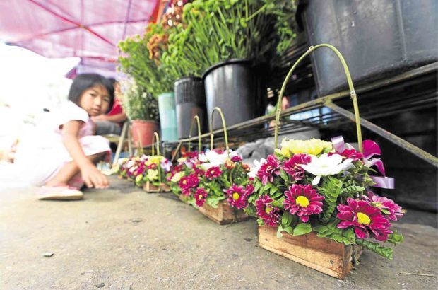 Flower Vendors Banned From Cemetery Sidewalks