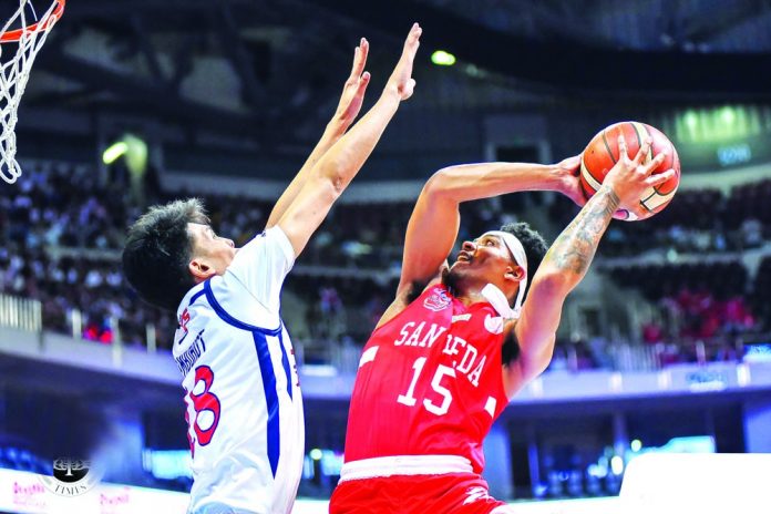 San Beda University Red Lions' James Canlas goes for a tough inside hit. TIEBREAKER TIMES PHOTO