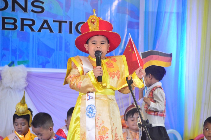 Mr. China John Maven Sumadic, winner for “Best Presentation of Nation”