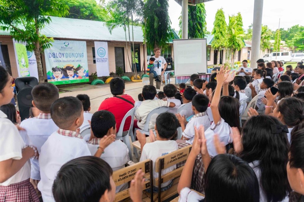 Teachers of Western Visayas Sanitarium Integrated School are given their uniform after pledging to become advocates for water and the environment dubbed as “Water Warriors.” 