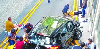 Several people were hit by a car accident outside the Lucky Plaza Mall in Singapore on Sunday. PHOTO COURTESY OF NORA GALLA DAPUYEN BUA-AY