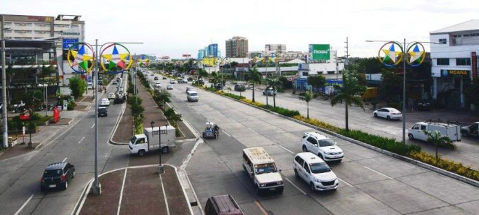 DISCIPLINE ZONE. The 14-kilometer Sen. Benigno Aquino Jr. Avenue (Diversion Road) in Mandurriao district is the pilot area for the Iloilo City government’s Traffic Discipline Zone, a scheme that aims to restore order on the city’s streets by enforcing national and local traffic rules and regulations without fear or favor. IAN PAUL CORDERO/PN