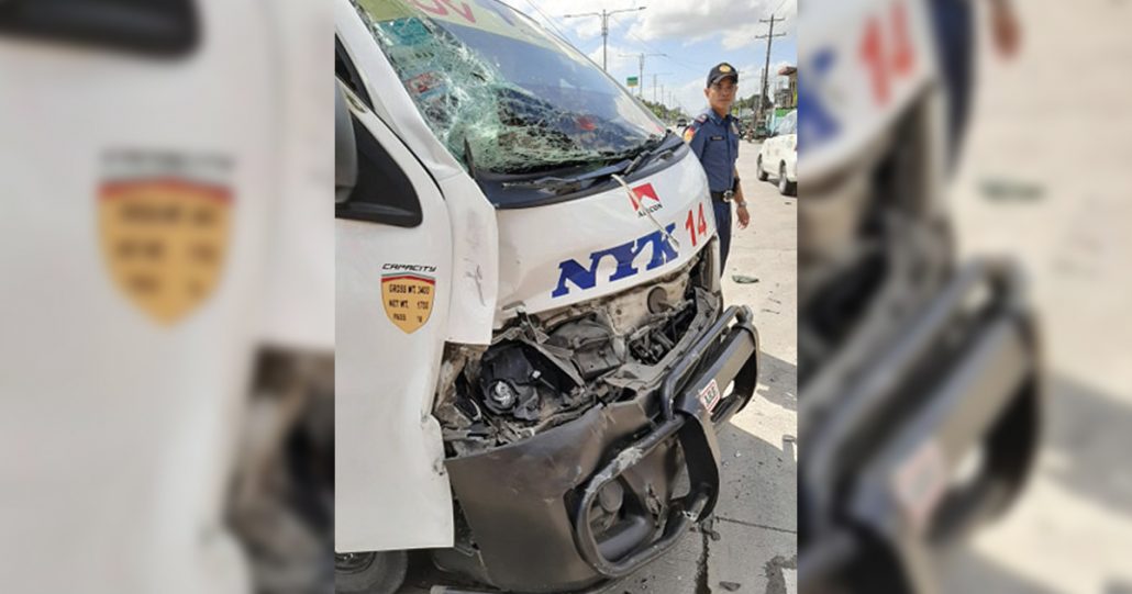 5 hurt in van-police car collision