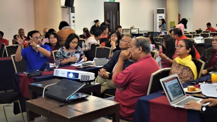 The Provincial Agrarian Reform Program officers I and II of Region VI deliberate in one of the workshops conducted.