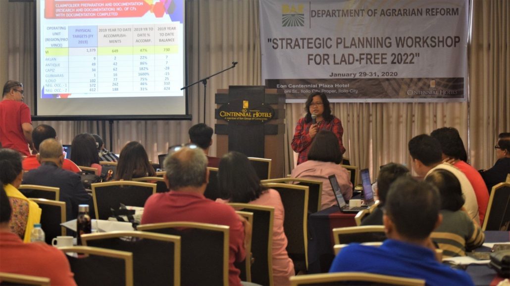 ARD for LTSP and ARBDSP Lucrecia Taberna present to the plenary the 2019 Accomplishment and the remaining target of DAR Region VI for 2020-2022.