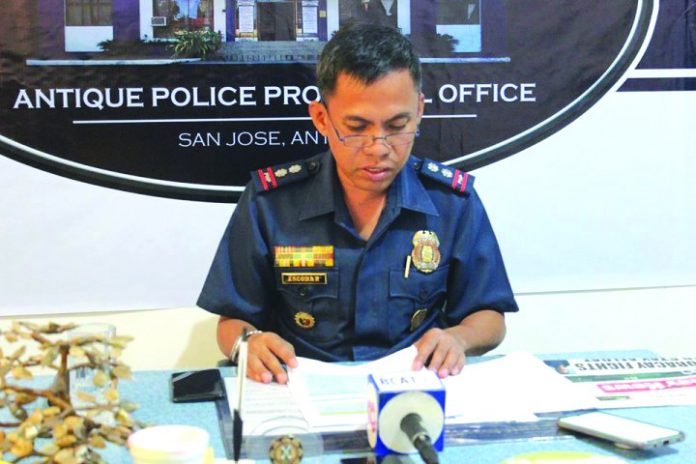 Antique Provincial Police Office Deputy Director for Operations Lieutenant Colonel Norby Escobar says that the role of the police personnel in this province is to assist the Department of Health in the conduct of coronavirus tracing. PNA