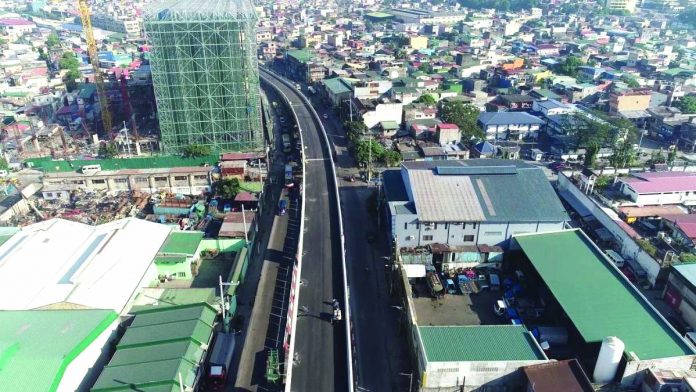 Department of Public Works and Highways secretary Mark Villar says they are on track to open the C3 to Dagat-Dagatan Avenue this February and the entire C3-R10 Section by March to “help decongest major roads such as EDSA and C5.” He adds that with the full completion of the project, “we expect to reduce travel time from Port Area to NLEX to just 10 minutes.”