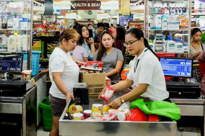 Shoppers are free to enter supermarkets even if they are not wearing face masks, the government said Monday as it clarified that there was no order for such establishments to deny entry to people who are not wearing protective gear against the coronavirus disease. ABS-CBN