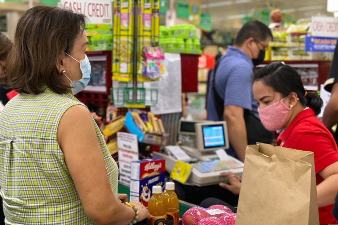 The trade department recommends longer grocery hours to the government inter-agency task force on COVID-19. ABS-CBN