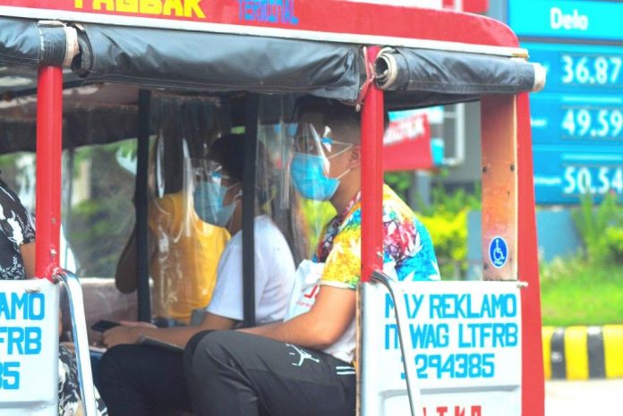 Memorandum Circular No. 2020-014 of the Department of Transportation requires commuters to wear face shields in public transport starting Aug. 15. A face shield and mask, aside from physical distancing, effectively reduce the transmission of coronavirus by as much as 99 percent, says the agency. Panay News