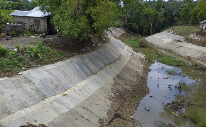 366-lineal meter flood control structure constructed by DPWH, Guimaras District Engineering Office along the boundary of Suclaran and San Enrique in San Lorenzo, Guimaras. PHOTOS COURTESY OF DPWH, GUIMARAS DEO