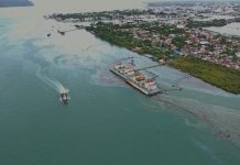 An aerial view of oil spill caused by an explosion in Power Barge 102 at Bo. Obrero, Lapuz in Iloilo City (PENRO-ILOILO)