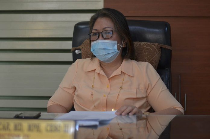 “Isa sa mga rason ang delay sa pagbaton nila sang payables nila from PhilHealth,” says Dr. Marlyn Convocar, director of Department of Health Region 6. IAN PAUL CORDERO/PN