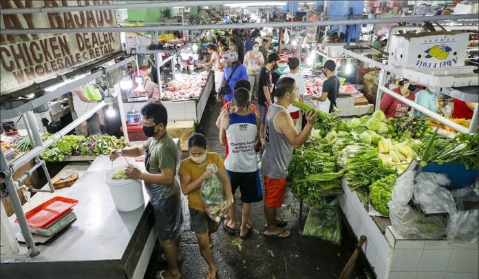 The COVID-19 pandemic has caused Filipino consumers and businesses to become very pessimistic in the third quarter of the year, according to the results of the Bangko Sentral ng Pilipinas. AP Photo