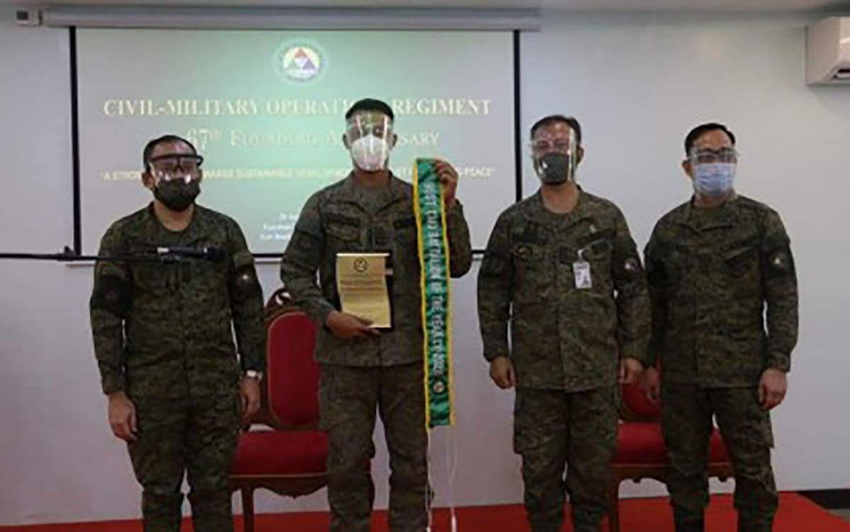 Negros-based 14th CMO Battalion, 2 ‘Marawi heroes’ receive awards