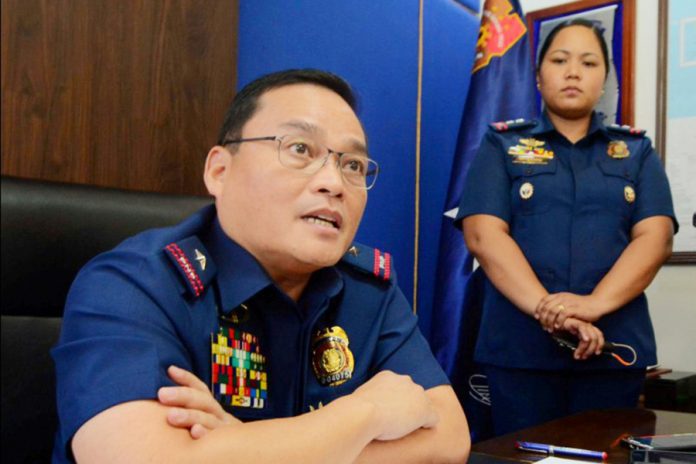 “Bawat police sa municipal police station ay may hahawakan na barangay na sya ang in-charge sa peace and order. This is one way to make the police closer to the community,” says Police Brigadier General Rene Pamuspusan, director of the Police Regional Office 6.