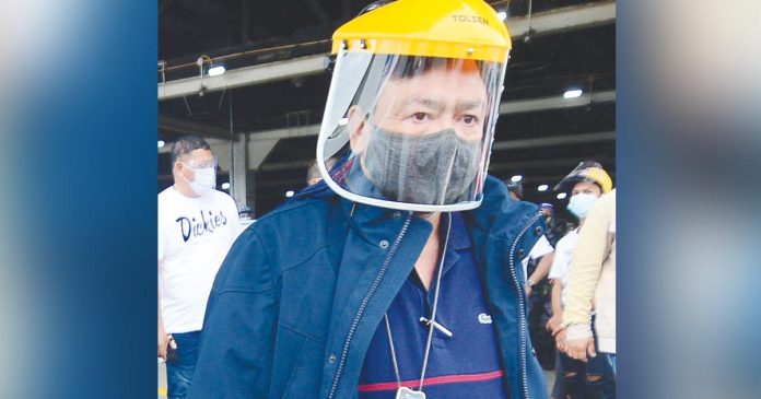 VIRUS BUSTER “We need to act fast. Buligay lang kita kay malampasan ta gid ini,” Mayor Jerry Treñas of Iloilo City tells the Ilonggos. IAN PAUL CORDERO/ PN