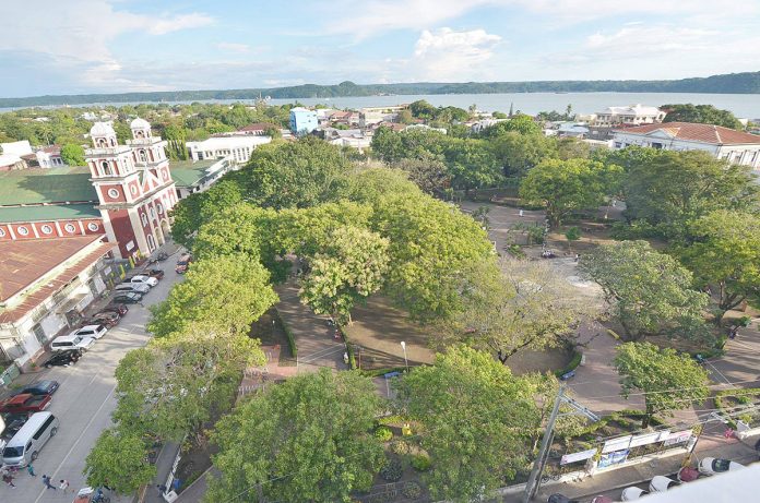 This aerial view of Iloilo City’s Plaza Libertad includes the San Jose de Placer Church (left). IAN PAUL CORDERO / PN