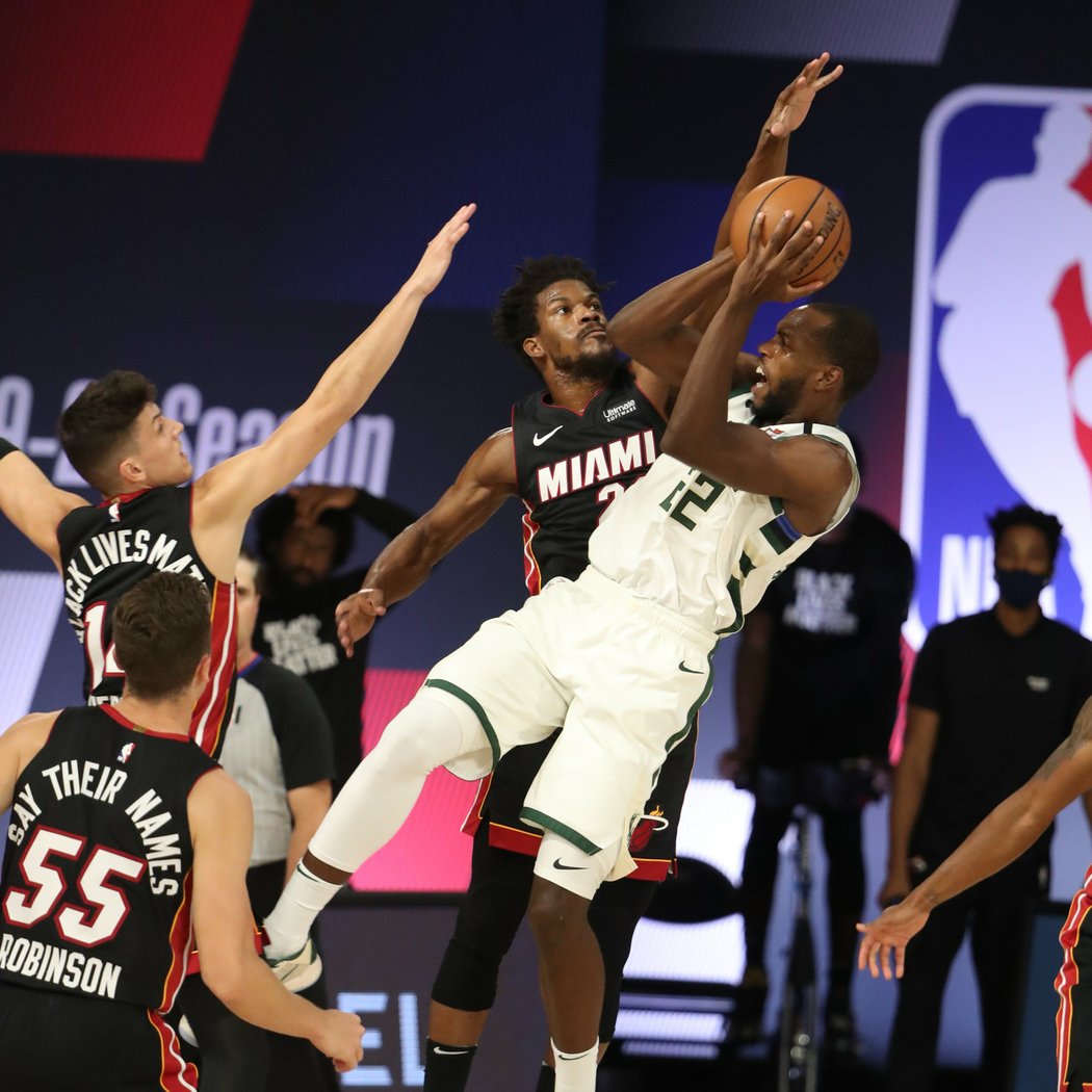 Bucks stay alive in Game 4, lose Giannis to injury