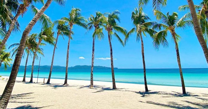 The world-famous Boracay Island saw less than a hundred tourists on the first few days when it was reopened to visitors from outside Western Visayas. GMA NEWS