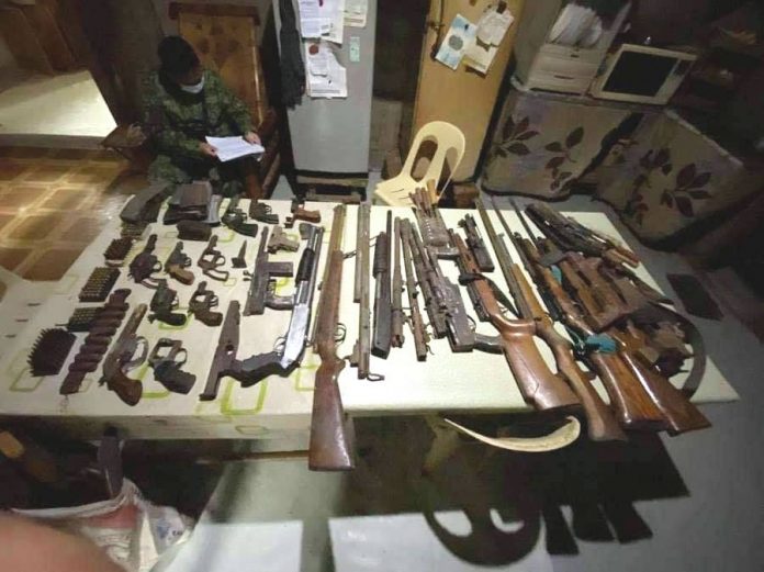 Authorities seized these improvised firearms and equipment for the repair and manufacture of guns from the house of construction worker Joemarie Arro in Barangay Aguiauan, Miag-ao, Iloilo on Oct. 8. MIAG-AO POLICE STATION