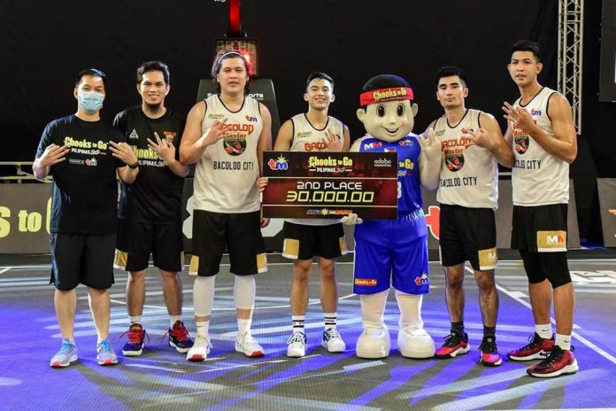 The Bacolod-Master Sardines received their P30,000 prize after winning runner-up in the pre-season tournament on Monday. CHOOKS-TO-GO PILIPINAS/FB