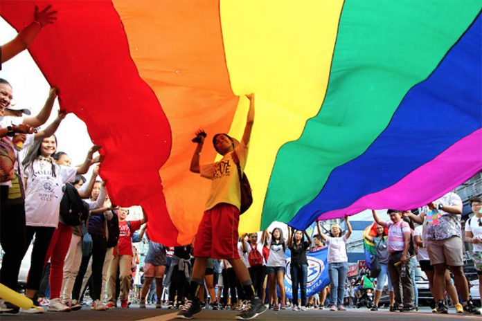 LGBT groups join a gay pride march in Manila. Malacañang said it will leave it up to the Congress whether they would prioritize the passage of civil union law for same-sex couples after it was personally endorsed by Pope Francis. PHOTO BY JHUN DANTES